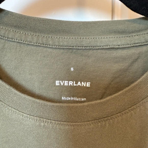 Everlane Short Sleeve Tee (Olive Green) - Picture 3 of 4